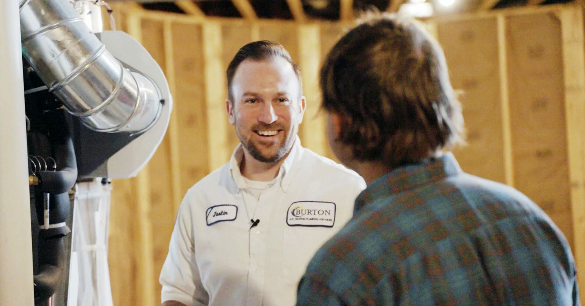 HVAC contractor in Gretna, NE assisting a customer